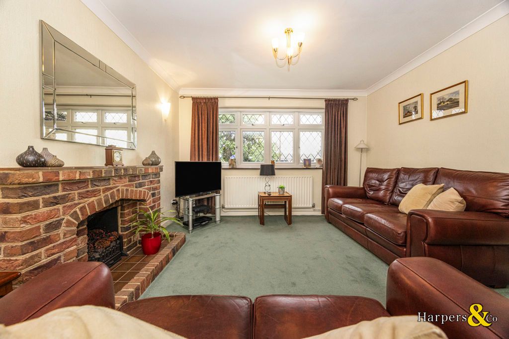Property photo 2 of 19 Photo 11