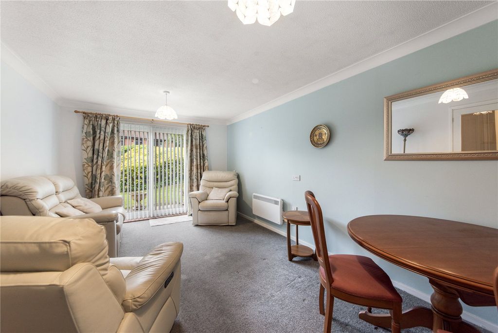 Property photo 2 of 15 Picture No. 12