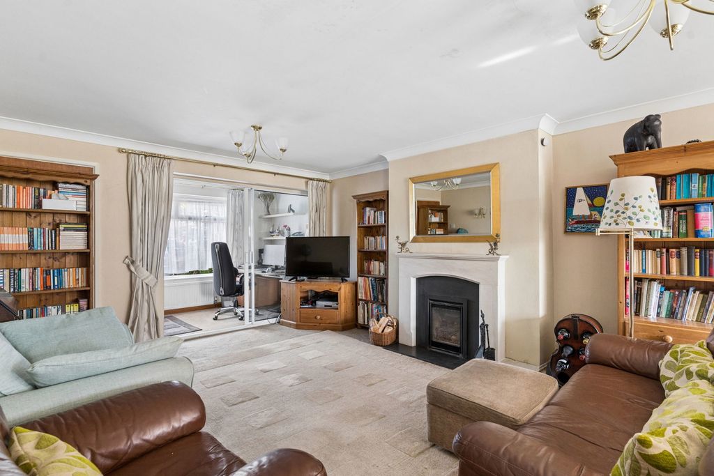 Property photo 3 of 17