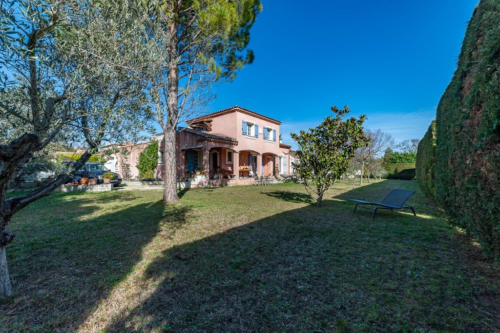 Property photo 1 of 17 Image