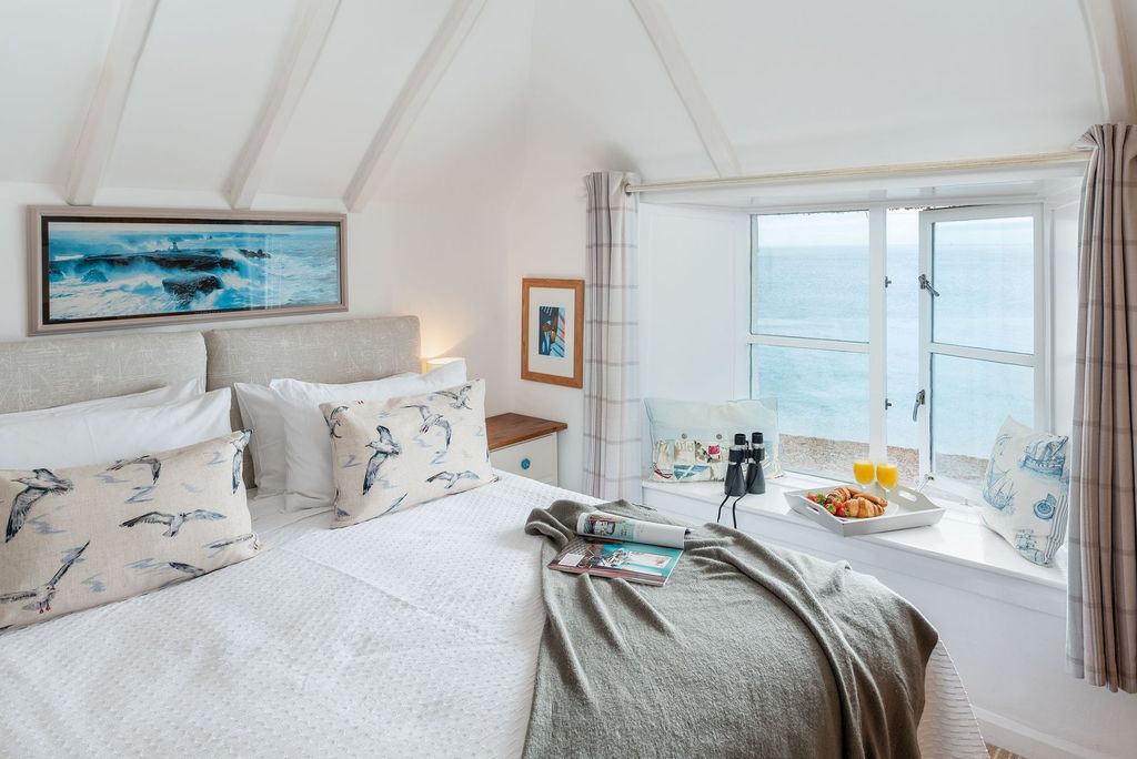 Property photo 2 of 17 Sea Breeze Bedroom_Torcross