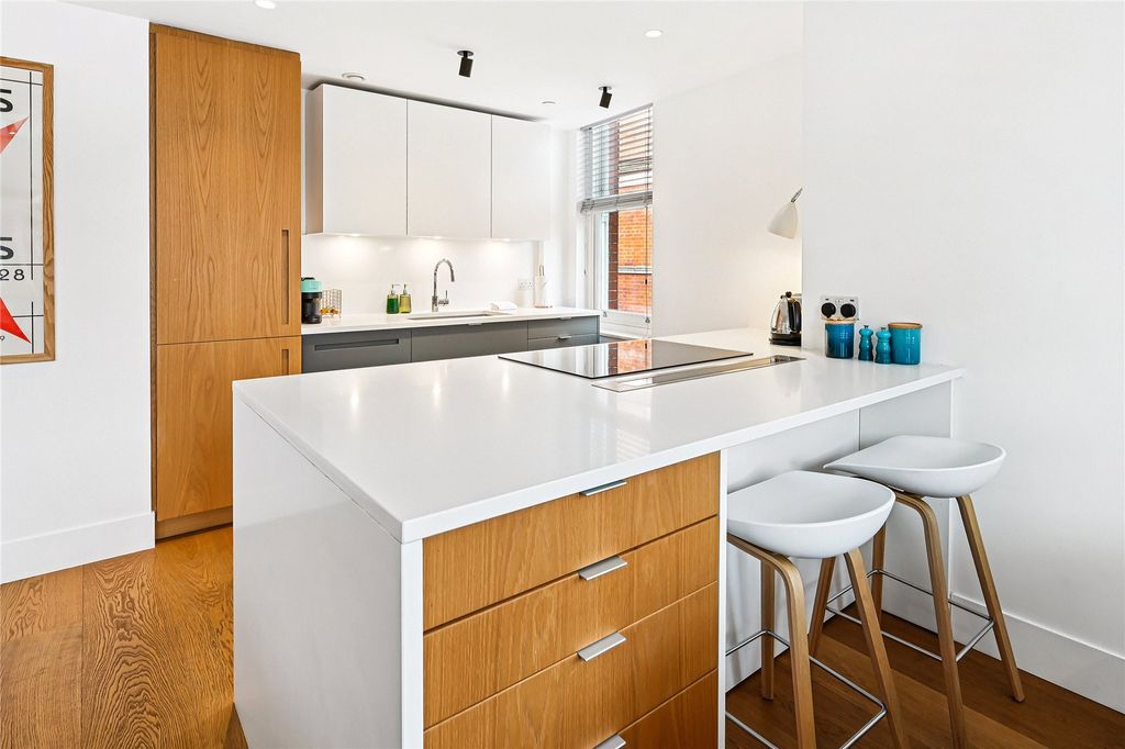 Property photo 2 of 15 Kitchen