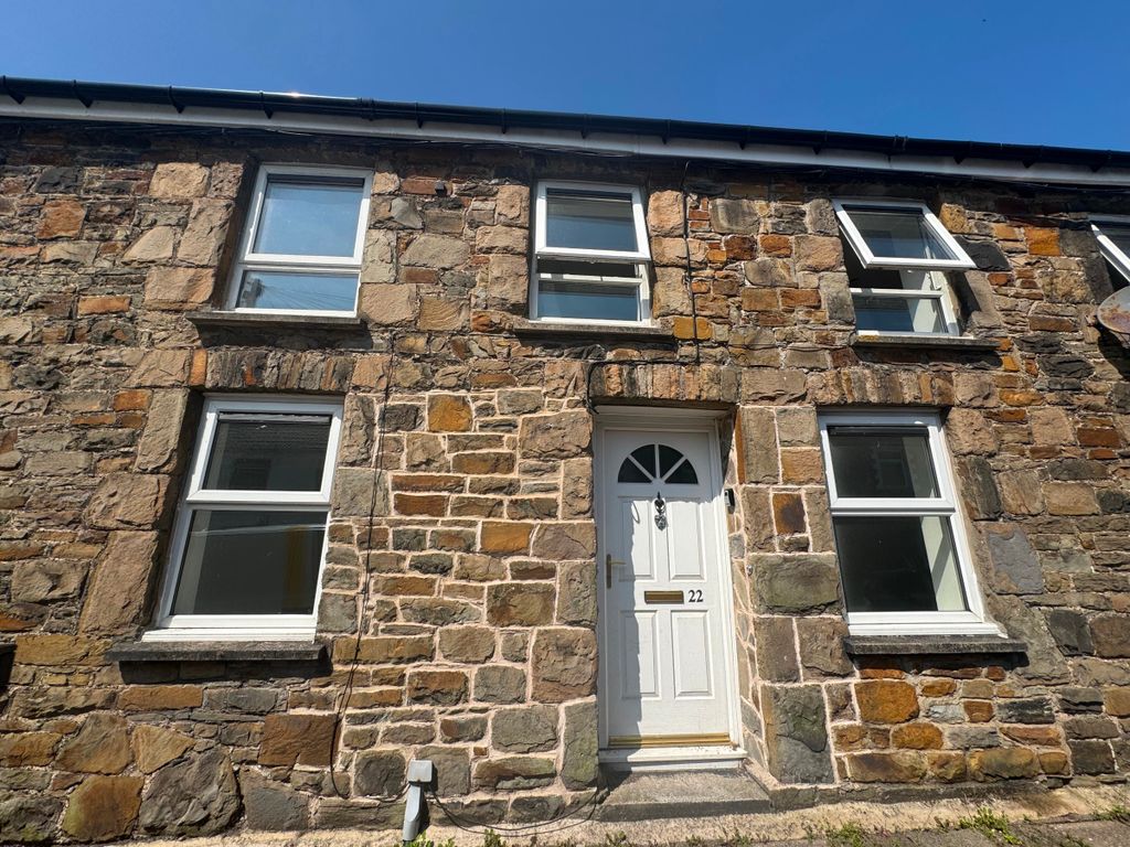 Property photo 2 of 9