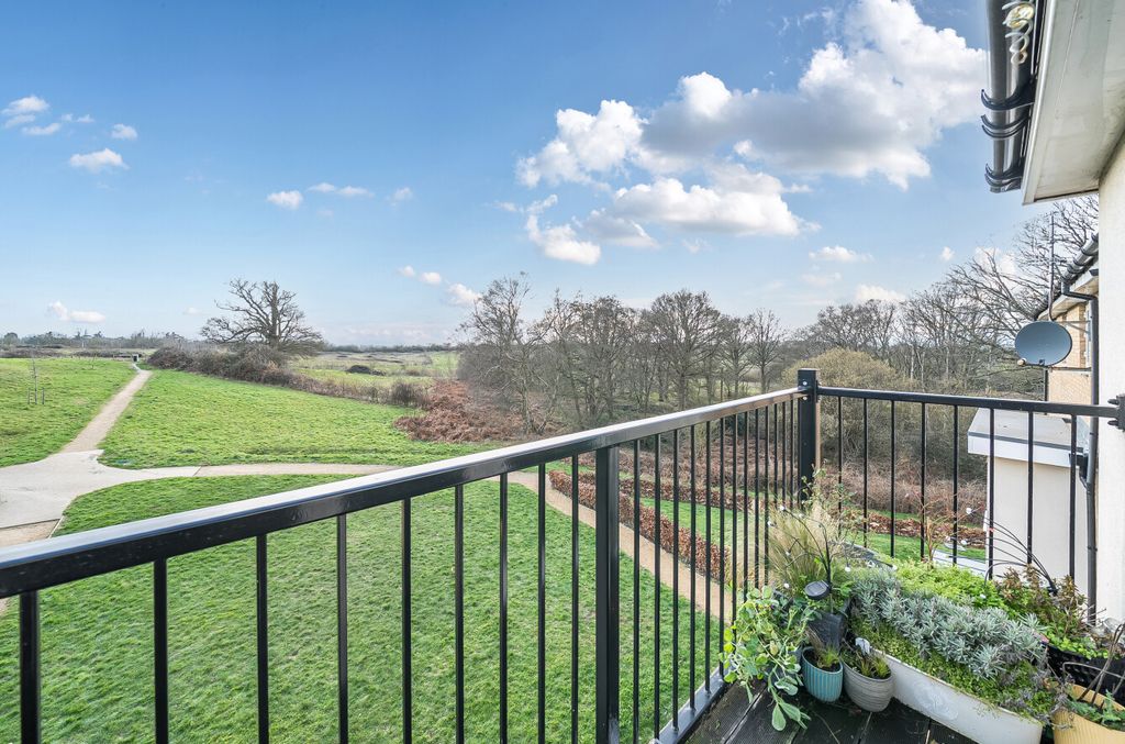 Property photo 2 of 29 1410926-15-698F5d...