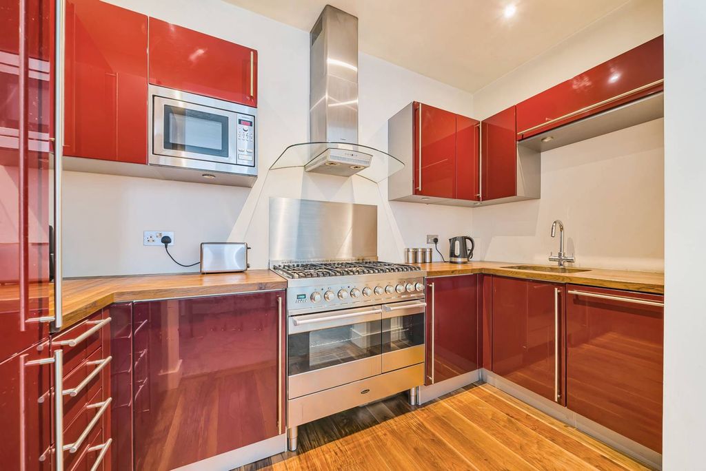 Property photo 1 of 20