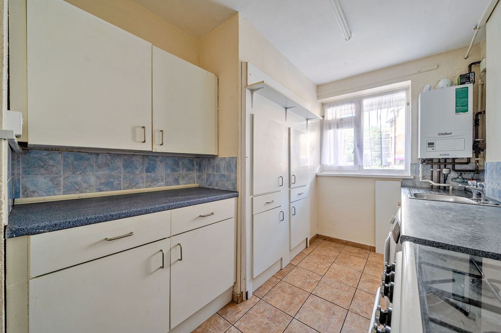 Property photo 3 of 20