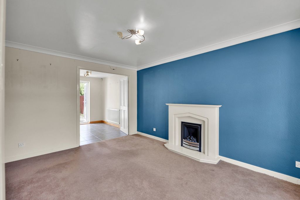 Property photo 3 of 19