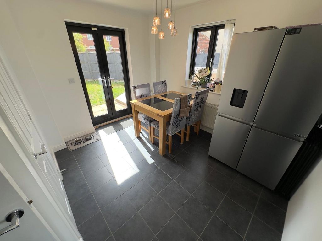 Additional image 4 of 5 bed detached house to rentGlendale, Lawley Village, Telford, Shropshire TF4
