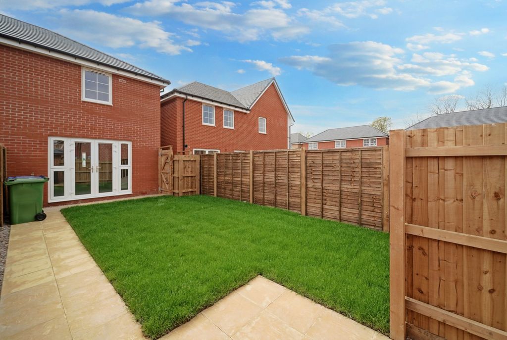 Property photo 3 of 15 Picture No. 12