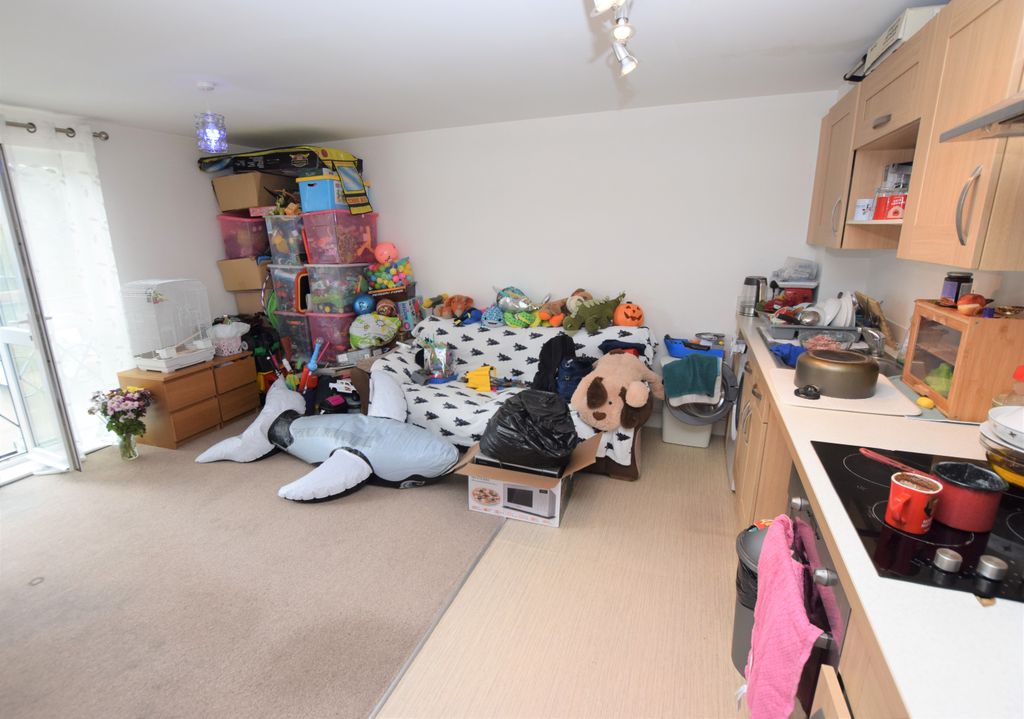 Property photo 3 of 11