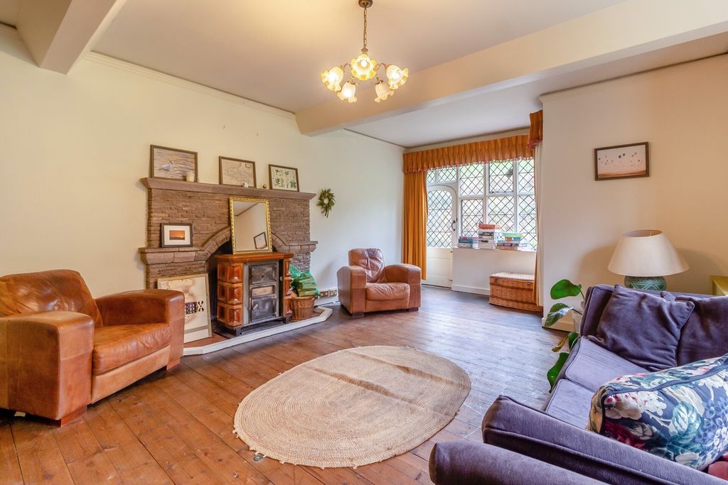 Property photo 3 of 42
