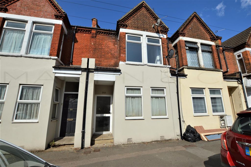 Property photo 1 of 5