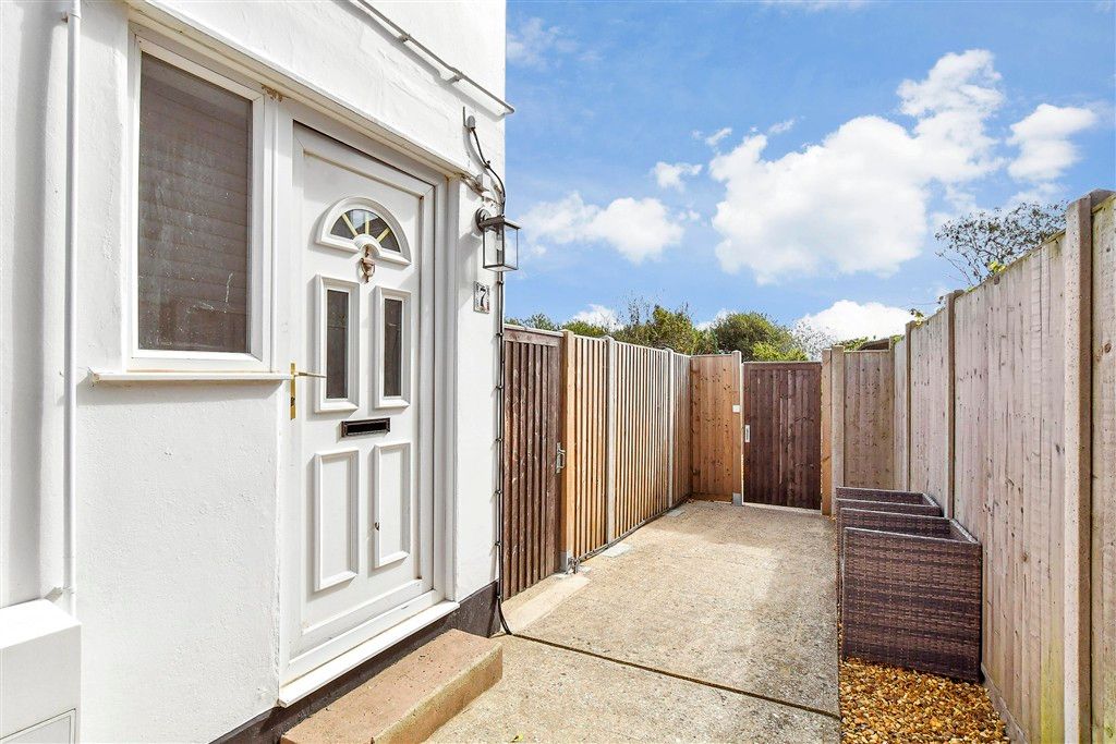 Property photo 2 of 11 External Feature