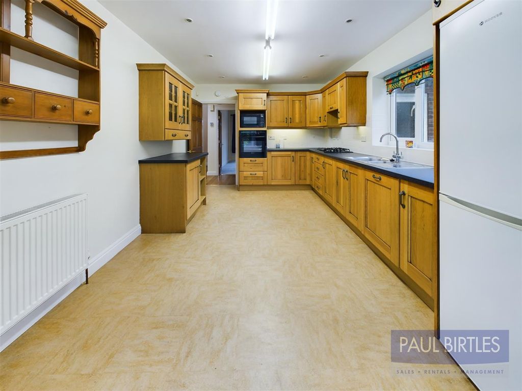 Property photo 3 of 20 Cam01301G0-Pr0498-Still010.Jpg