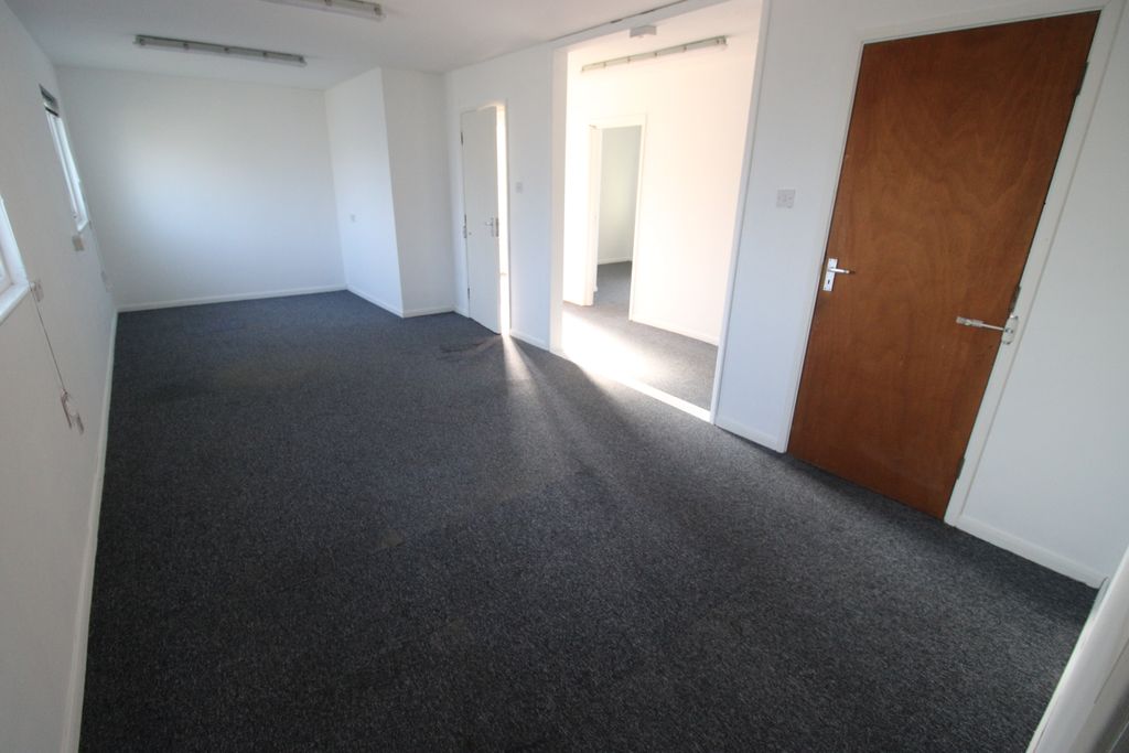 Property photo 2 of 15 Img_3537