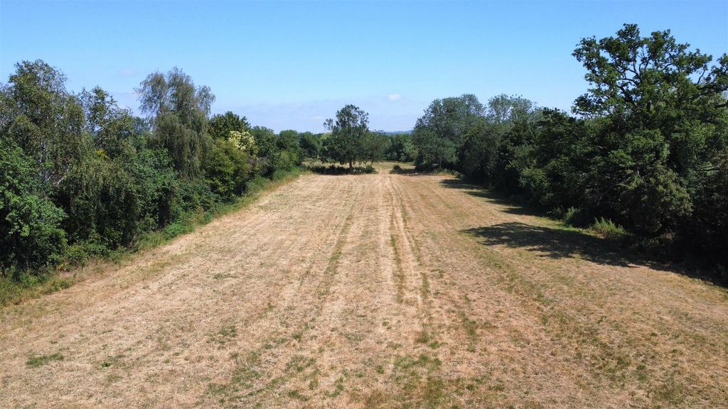 Property photo 2 of 28 Paddock