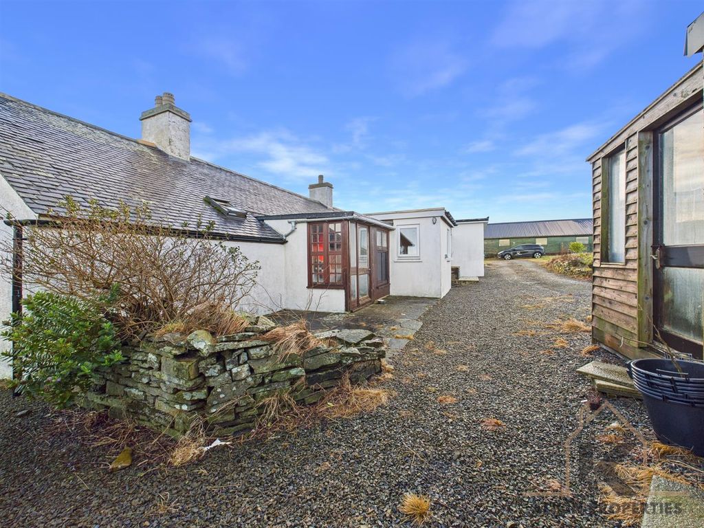 Property photo 2 of 32