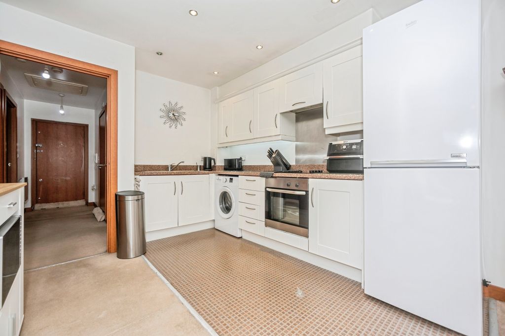 Property photo 3 of 14 Kitchen