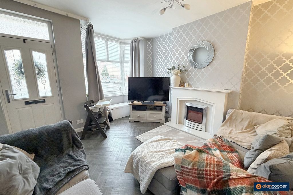 Property photo 2 of 16 4636604