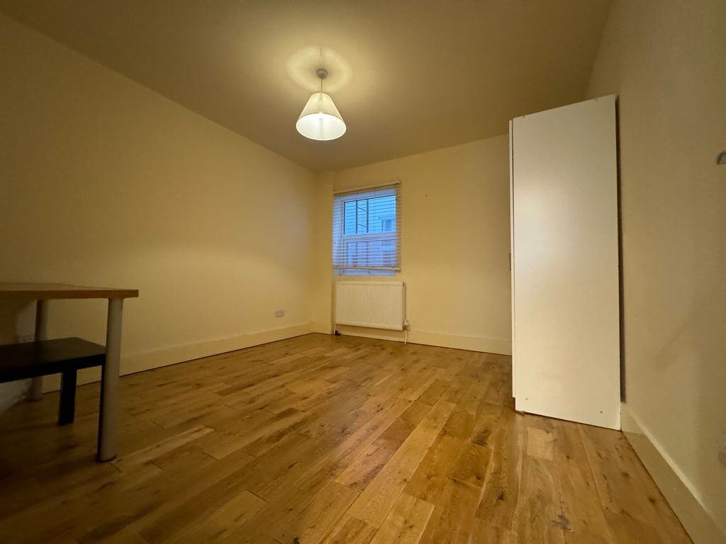 Property photo 3 of 3