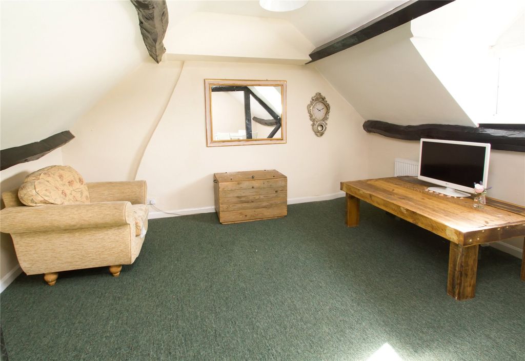 Property photo 3 of 11 Living Room