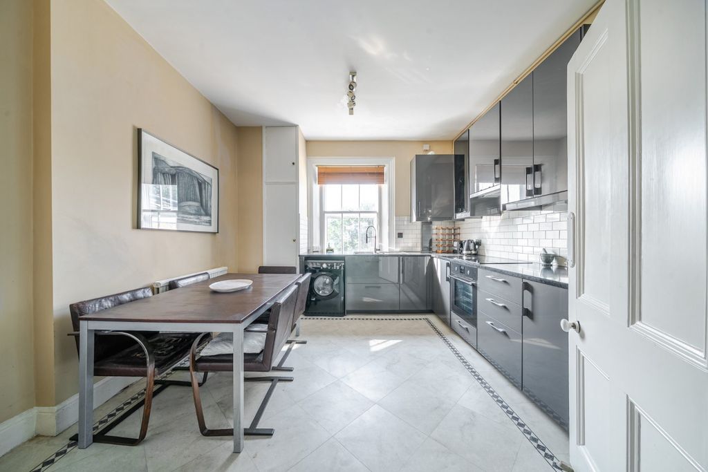 Property photo 2 of 12 Picture No. 25