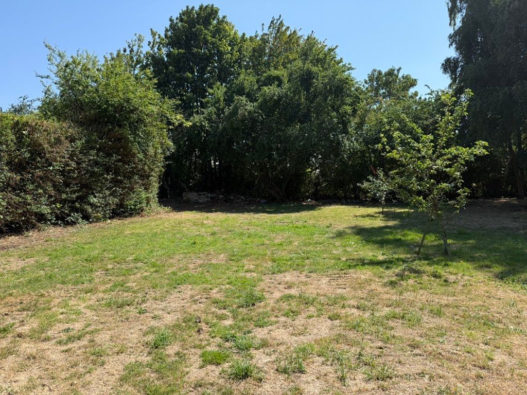 Property photo 3 of 8 Photo 4