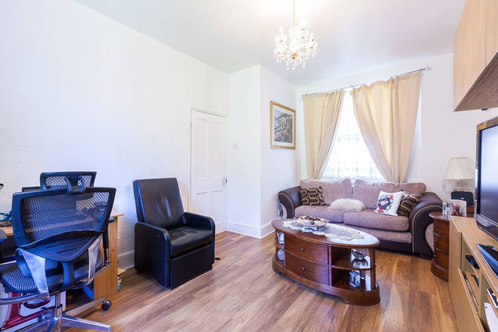 Property photo 2 of 12
