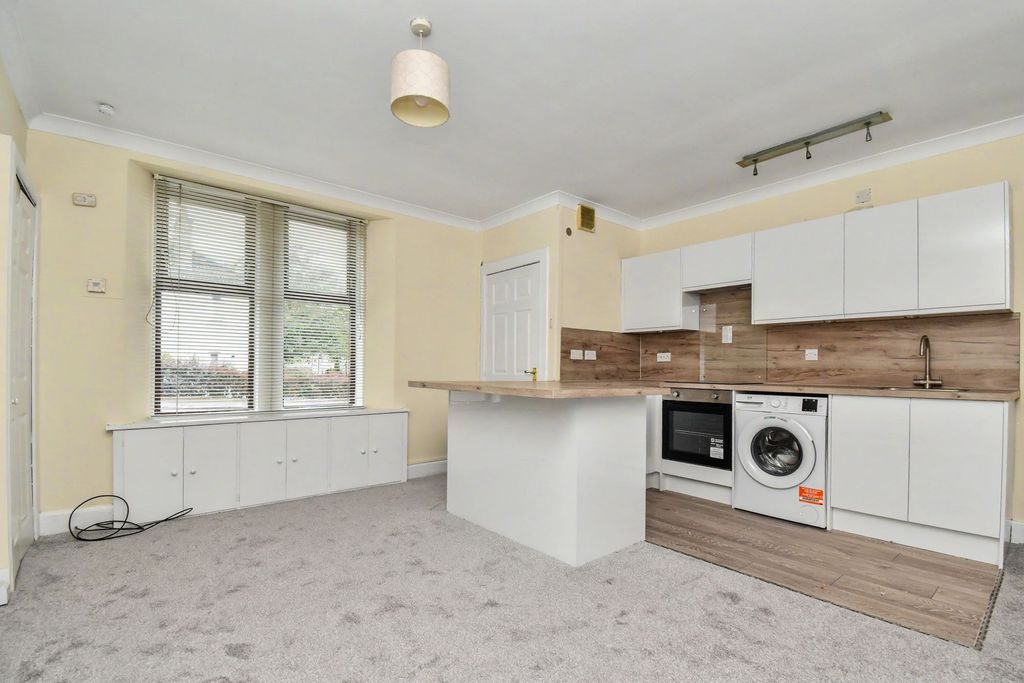 Property photo 2 of 8 Lounge/Kitchen Angle 1