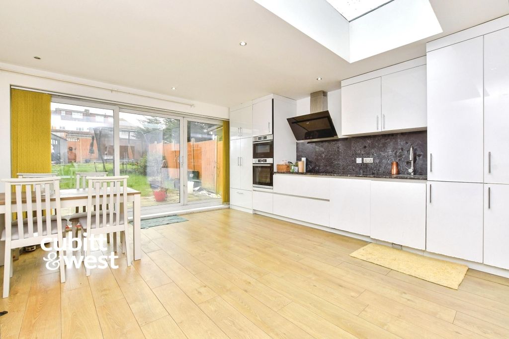 Property photo 2 of 16 Kitchen