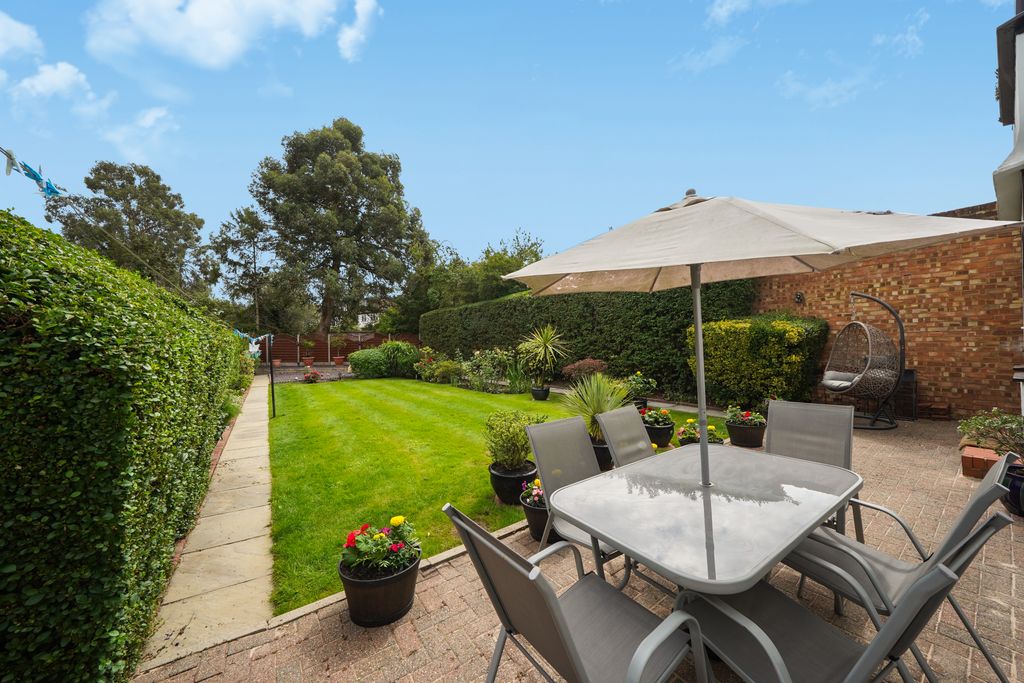 Property photo 2 of 36