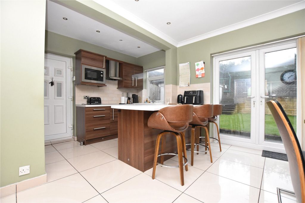 Property photo 3 of 16 Picture No. 15