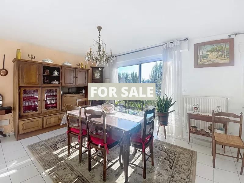 Property photo 1 of 2
