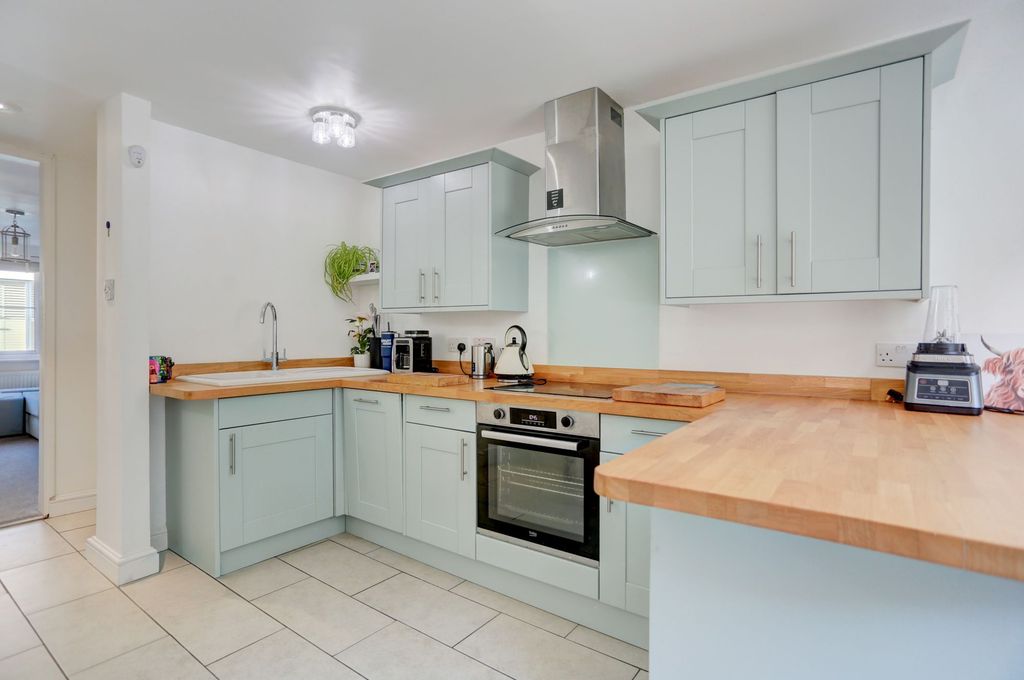 Property photo 3 of 23