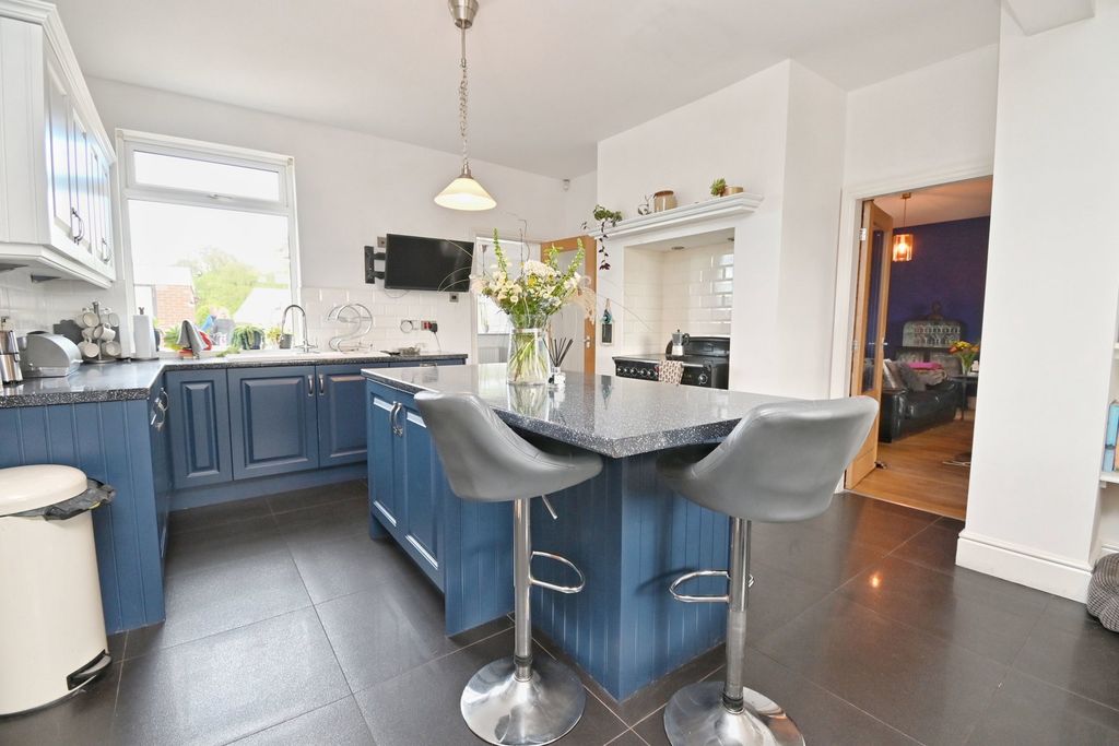 Property photo 3 of 30