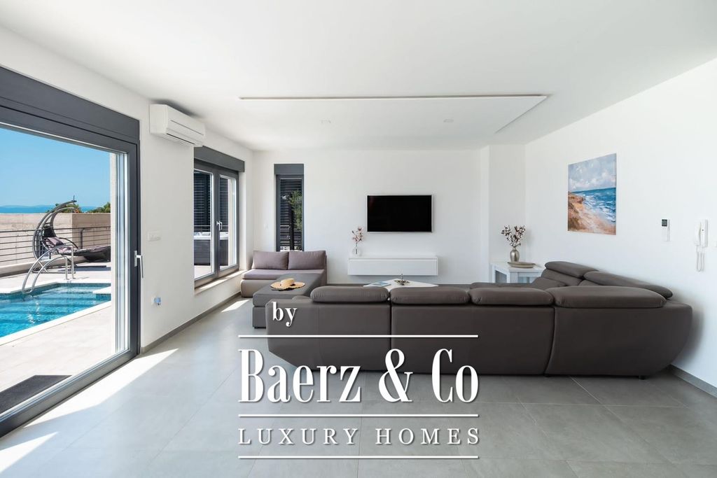 Property photo 2 of 35