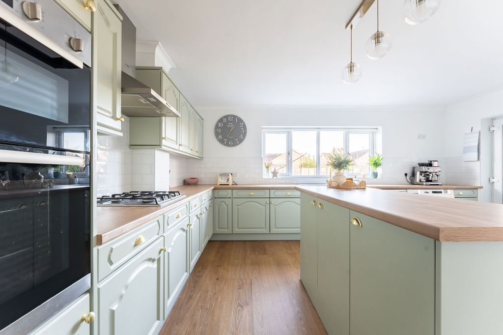 Property photo 3 of 26