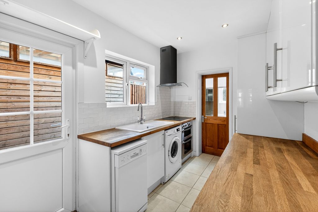 Property photo 3 of 19