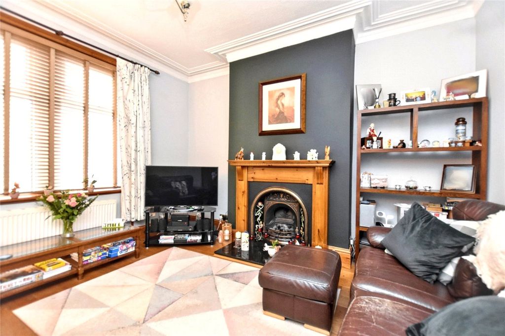 Property photo 2 of 25 Picture No. 28