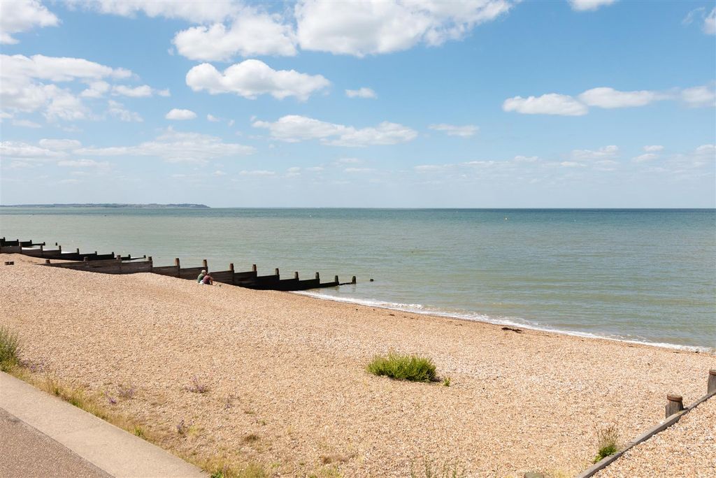 Property photo 2 of 12 Tankerton West, Tankerton, Whitstable
