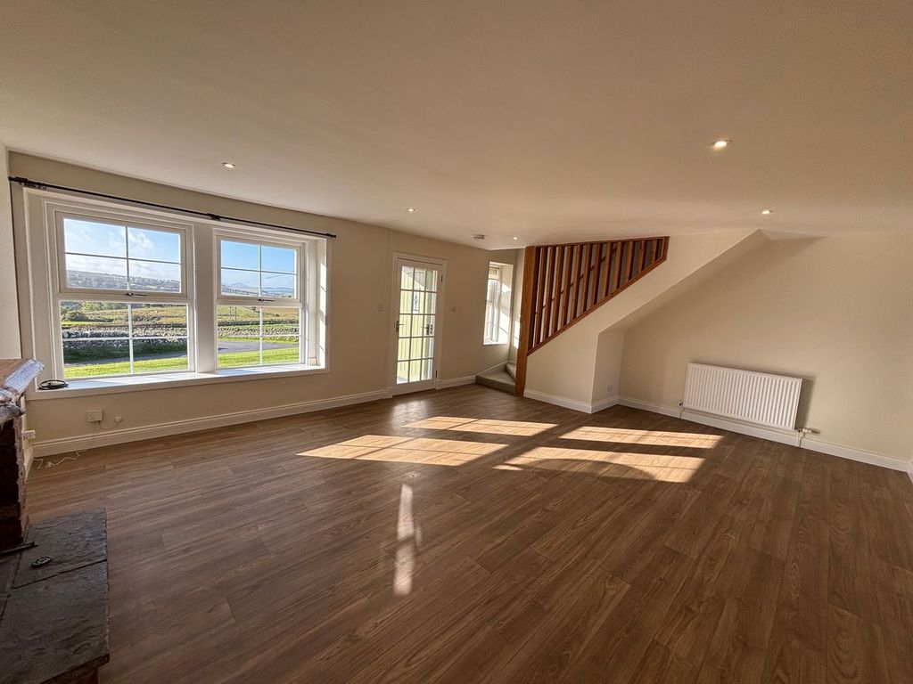 Property photo 2 of 41
