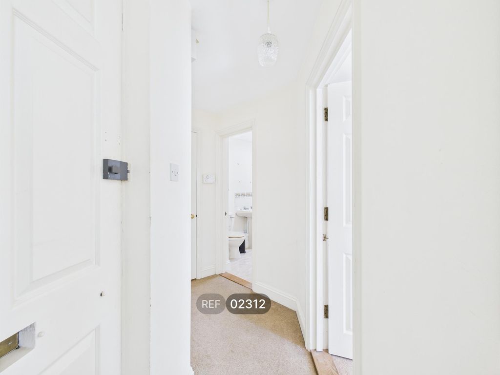 Property photo 1 of 11 Hallway