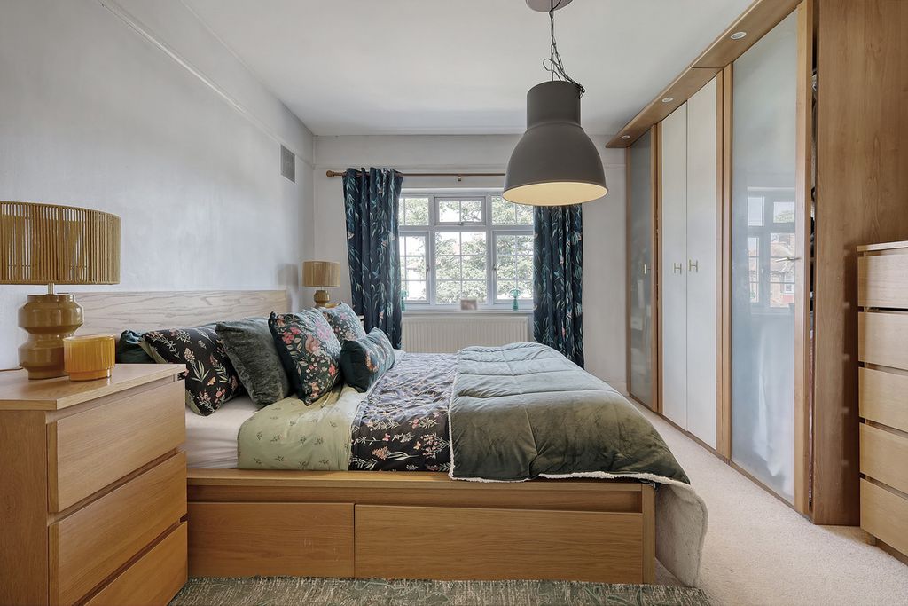 Property photo 3 of 27