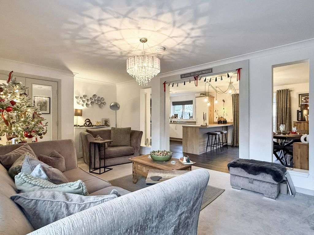 Property photo 3 of 27 Living Room