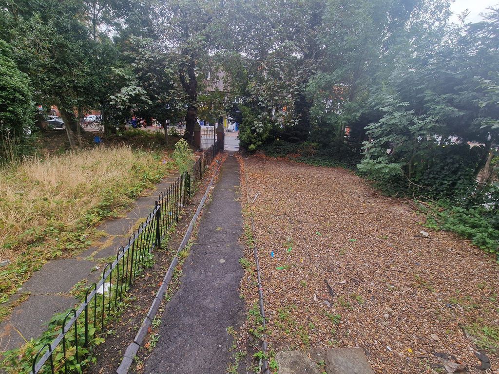 Property photo 2 of 7