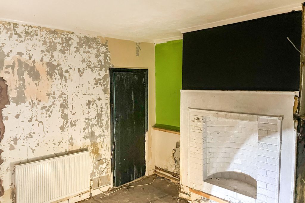 Property photo 2 of 11 14 King Street, Cleator, Cumbria, Ca23 3Ej