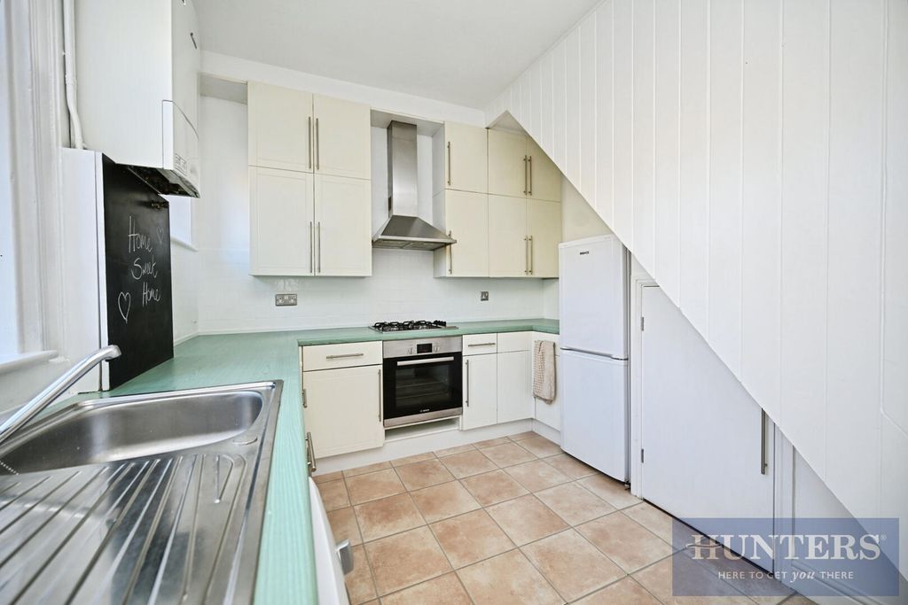 Property photo 3 of 14 Kitchen