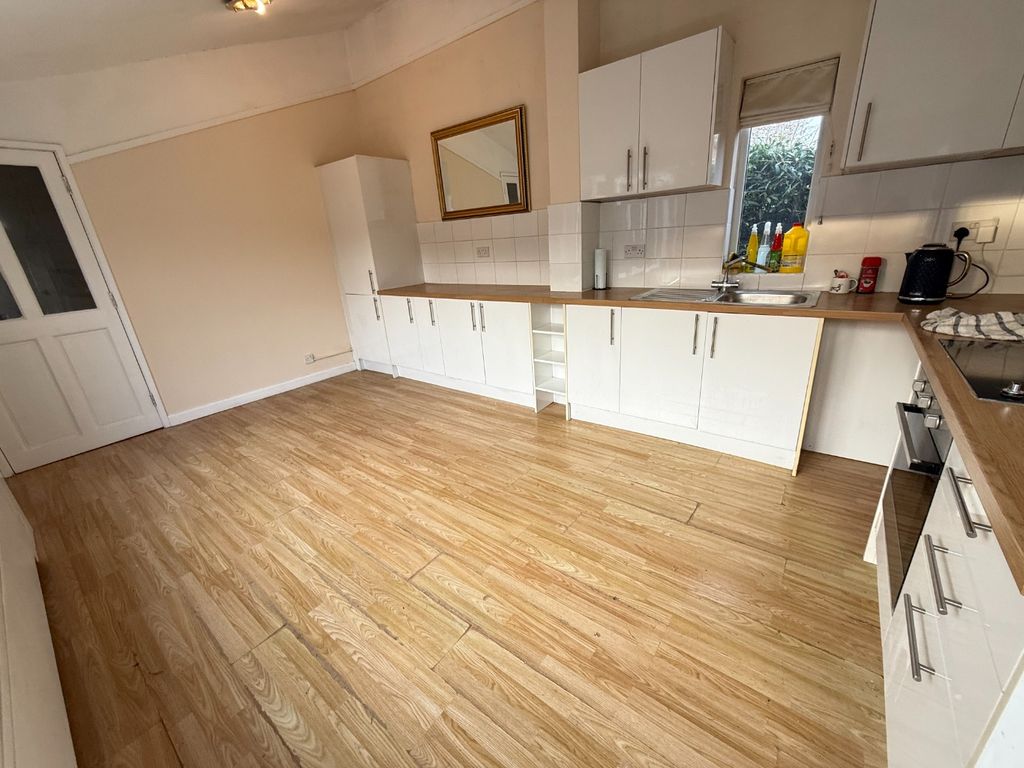 Property photo 2 of 14 4993082