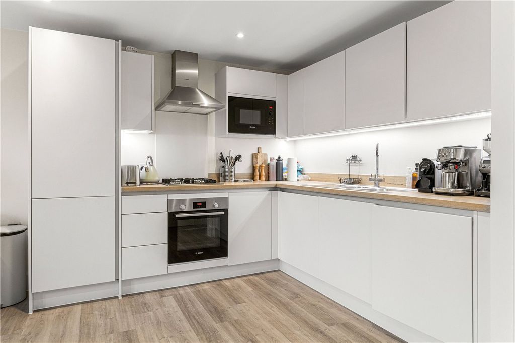 Property photo 2 of 12 Picture No. 21