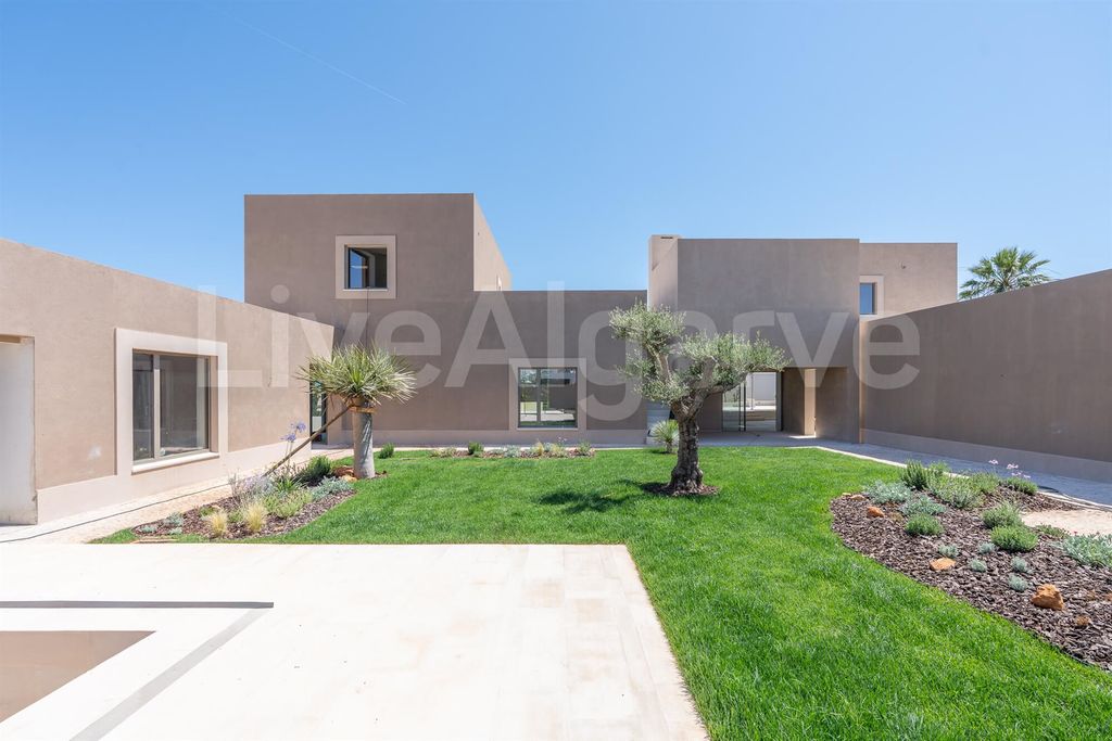 Property photo 1 of 32 Sea View | New Luxury T4+1 Villa With Spa In Vale Da Lama For Sale - Lagos